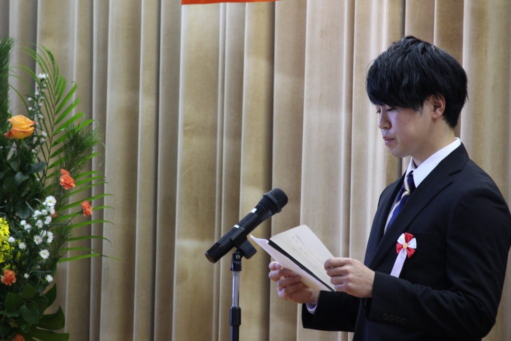 答辞（卒業生代表　機械技術科　岩崎君）